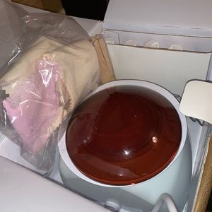 GiGi Mini pro waxing kit. Only used  once on face